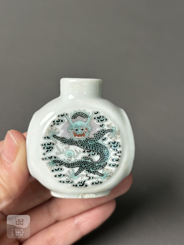 清道光 粉彩龙纹鼻烟壶两只 - 图2